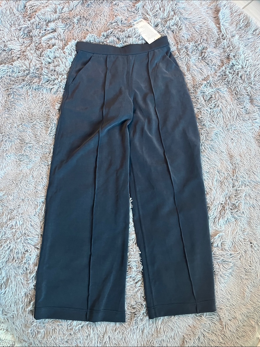 NWT Lululemon Softstreme HR Pintuck Navy Wide-Leg Pants